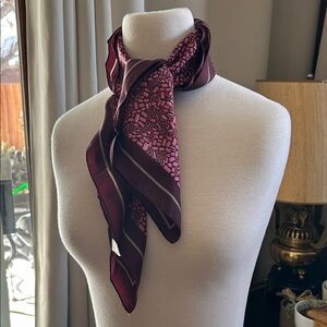 Chic Maroon Geometric Scarf